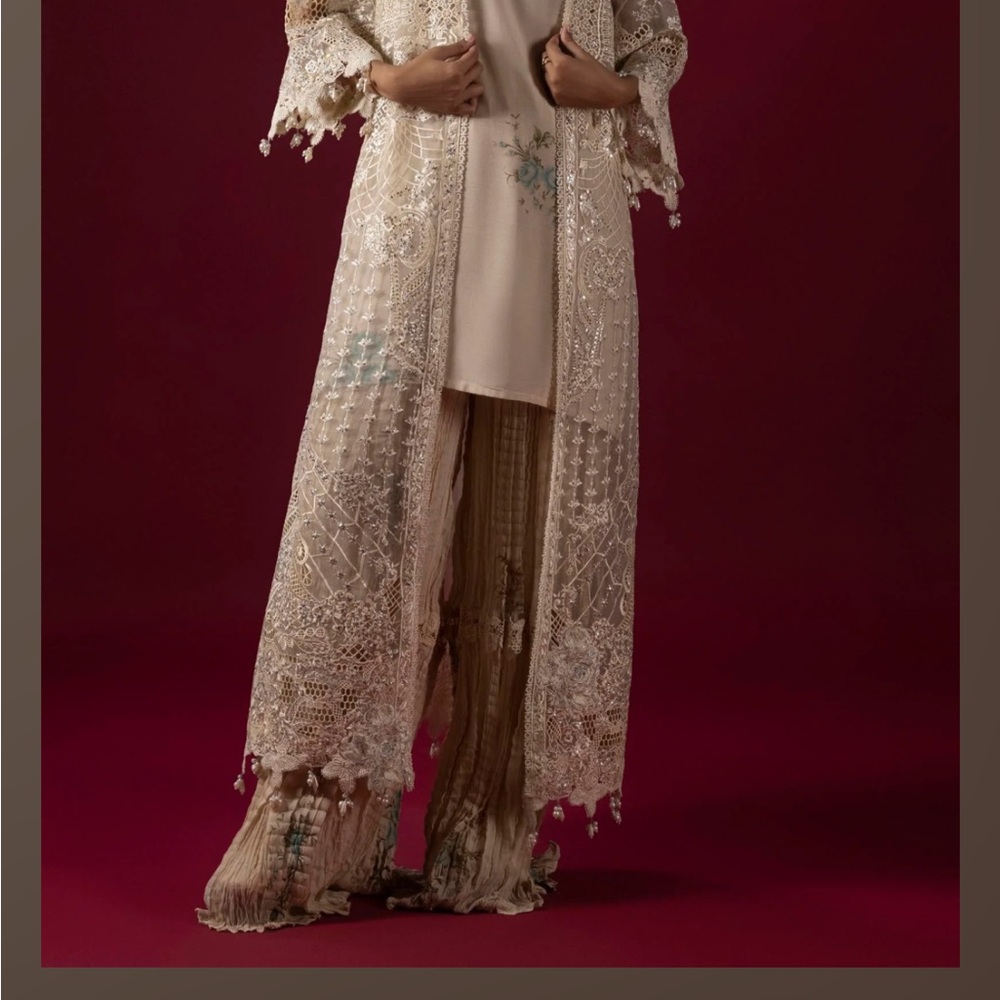 Salwar Kameez - Picture 5 of 9